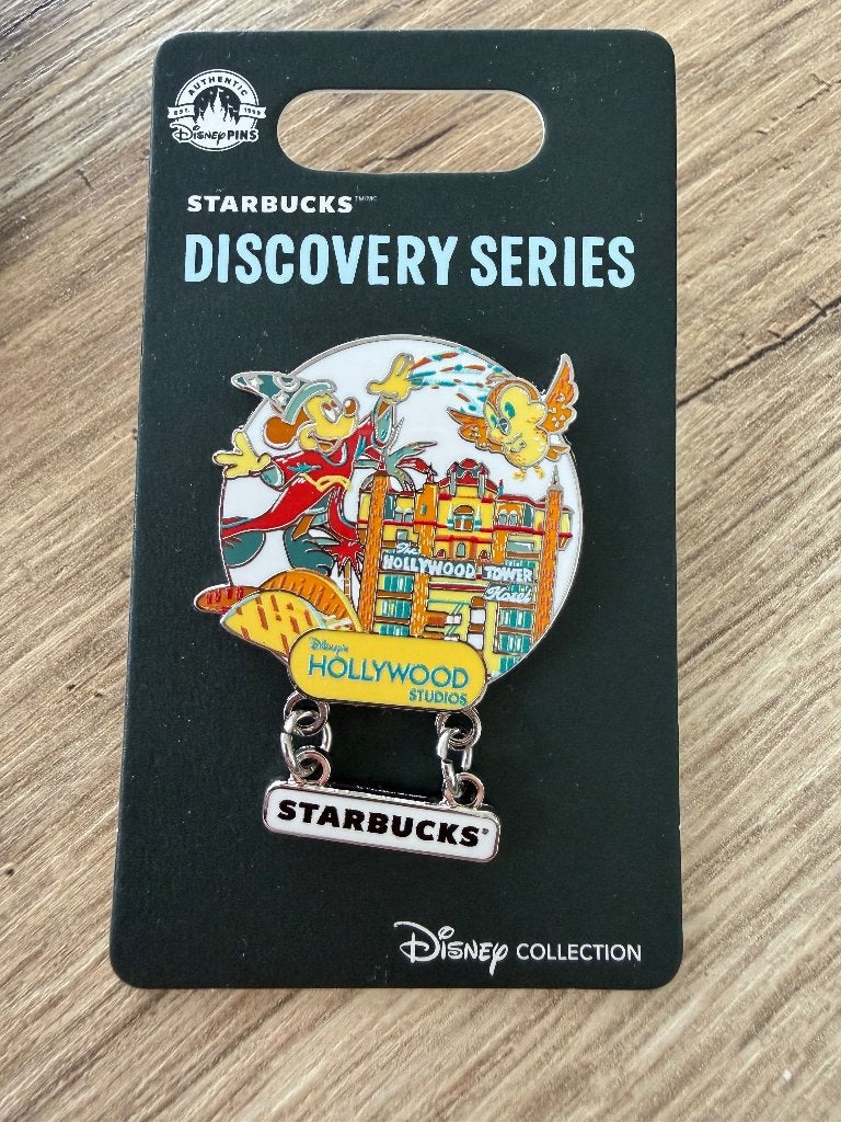 Hollywood Studios STARBUCKS DISCOVERY SERIES DISNEY PIN, Verzamelen, Ophalen of Verzenden, Zo goed als nieuw, Overige typen