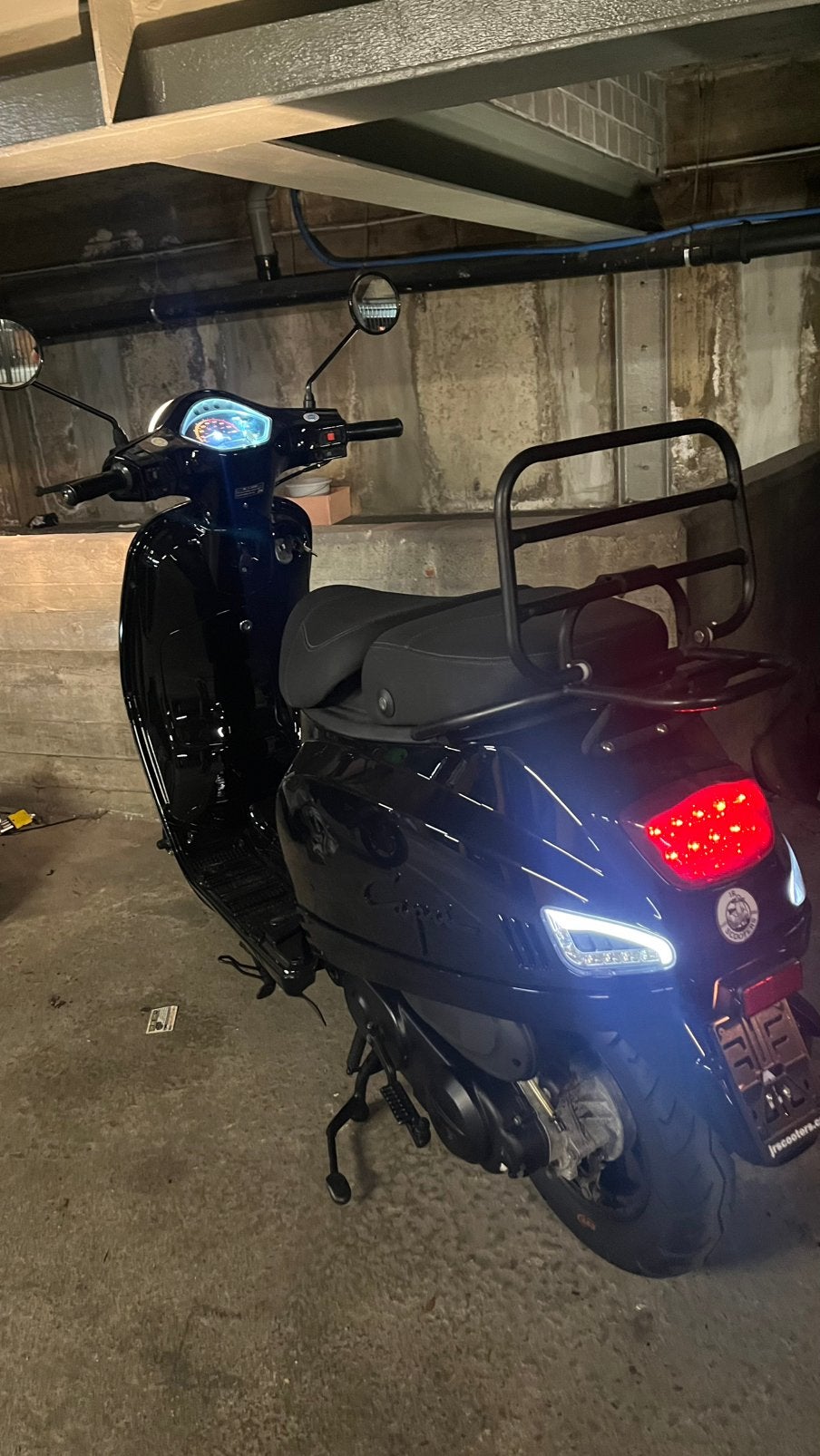 Scooter A klasse capri, Fietsen en Brommers, Scooters | Overige merken, Zo goed als nieuw, Klasse A (25 km/u), Benzine, Ophalen