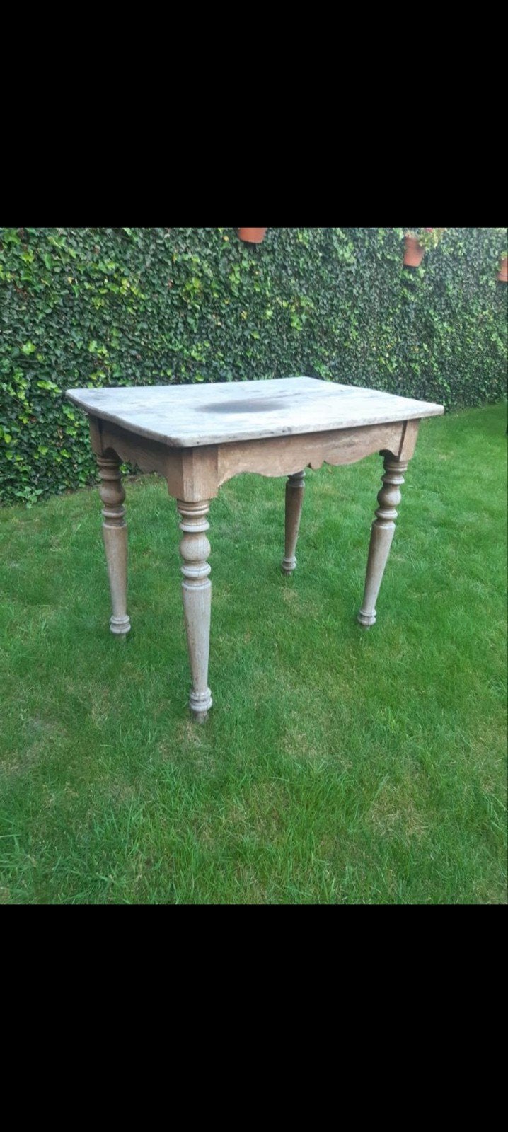 Antieke tafels, Enlèvement