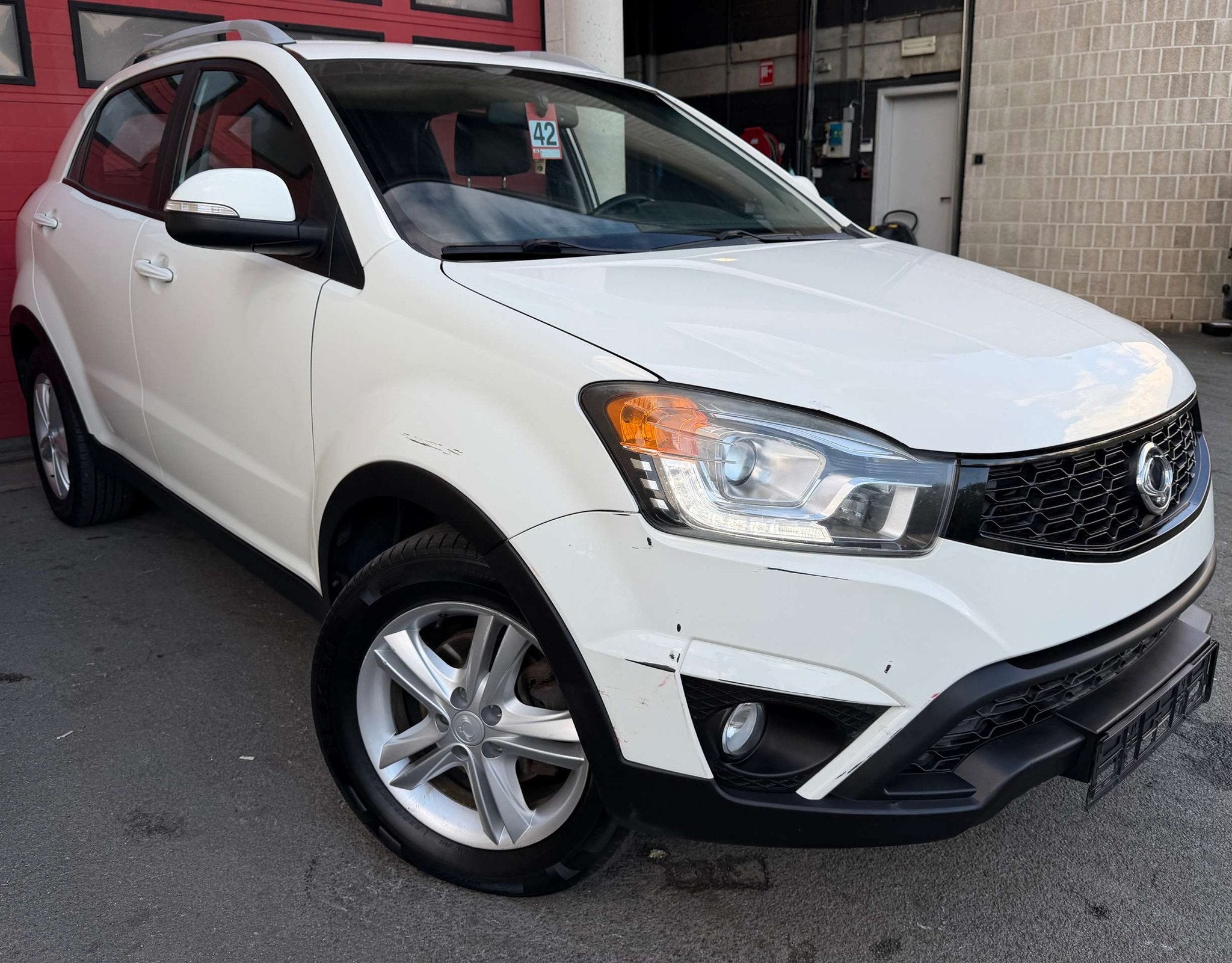 SsangYong Korando 2.0 e3 2WD Crystal Plus + CLIM, Autos, Euro 5, Achat, Entreprise, Alarme