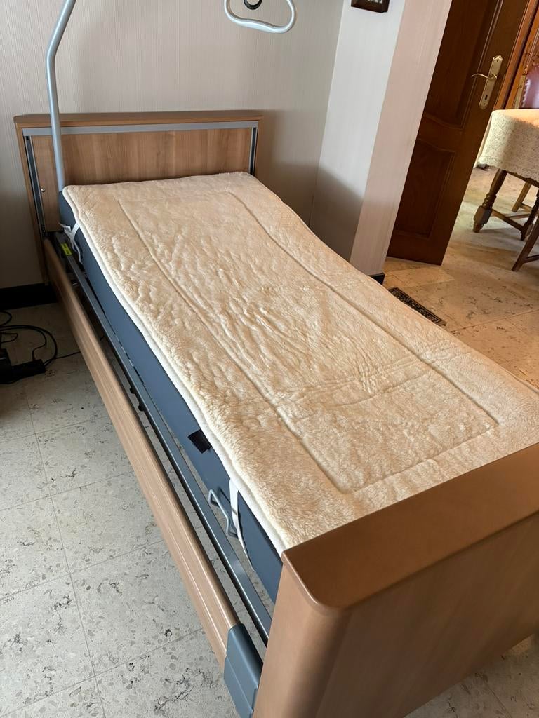 Ziekenhuisbed, Huis en Inrichting, Slaapkamer | Bedden, Ophalen, Zo goed als nieuw
