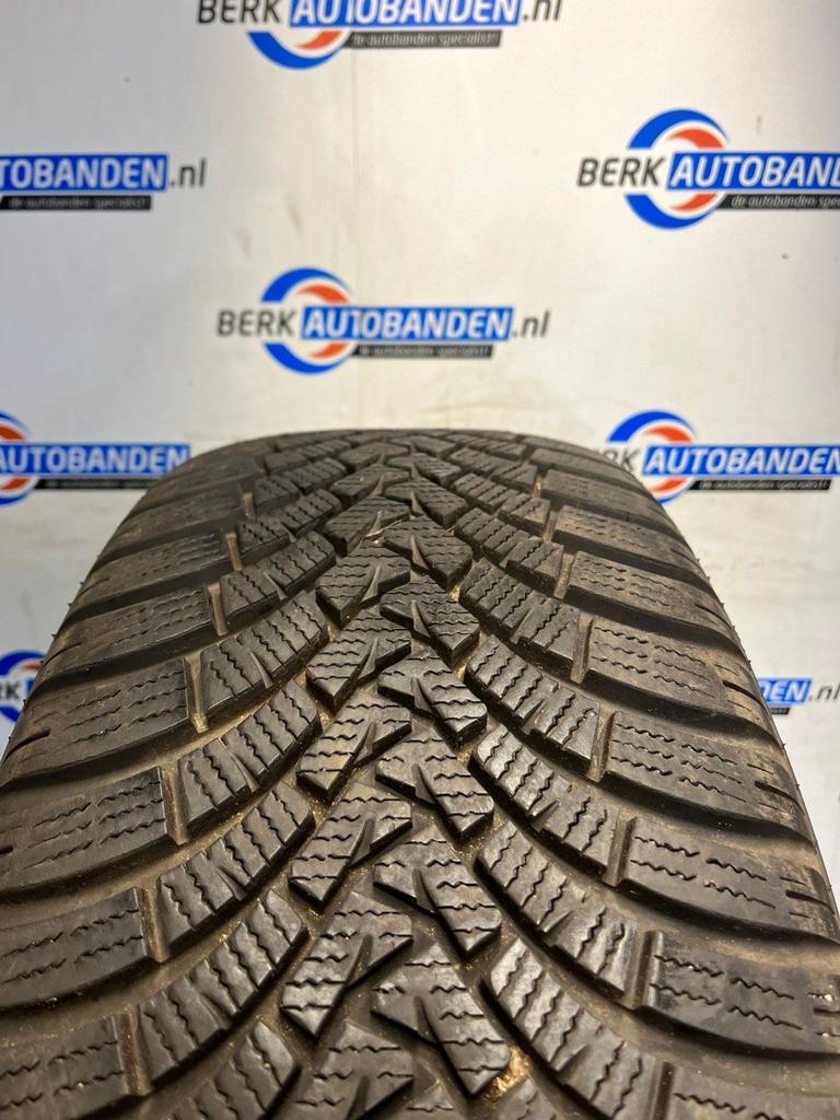 2x Falken EuroWinter H501 (DEMO) 255/55 R19 111V 255/55/19 2, Auto-onderdelen, Banden en Velgen, 19 inch, Gebruikt, 255 mm, -