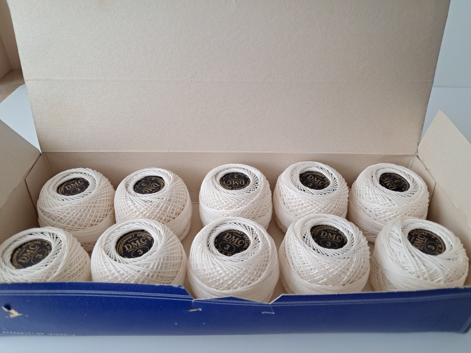 10 bolletjes dmc cordonnet special nr 3, haakkatoen, wit, Hobby & Loisirs créatifs, Tricot & Crochet, Enlèvement ou Envoi
