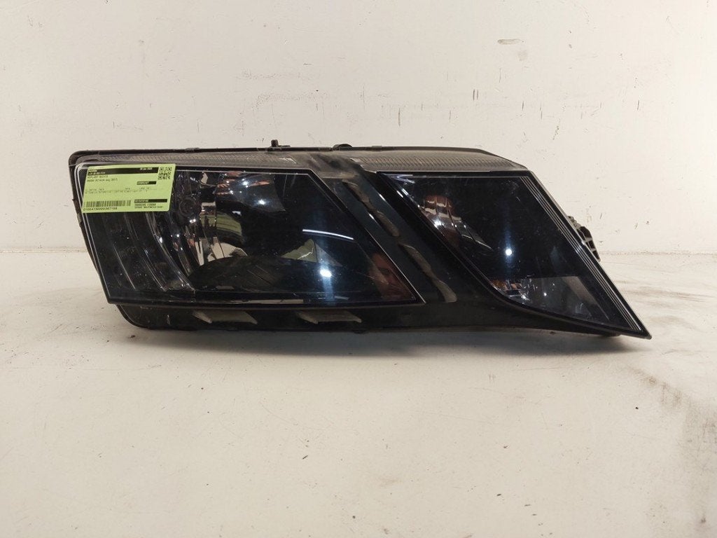 PHARE / OPTIQUE AVANT DROIT Skoda Octavia Combi (5EAC), Autos : Pièces & Accessoires, Utilisé, Info@skoda-auto.de, Skoda, Max-Planck-Straße  3-5
64331  Weiterstadt, DE