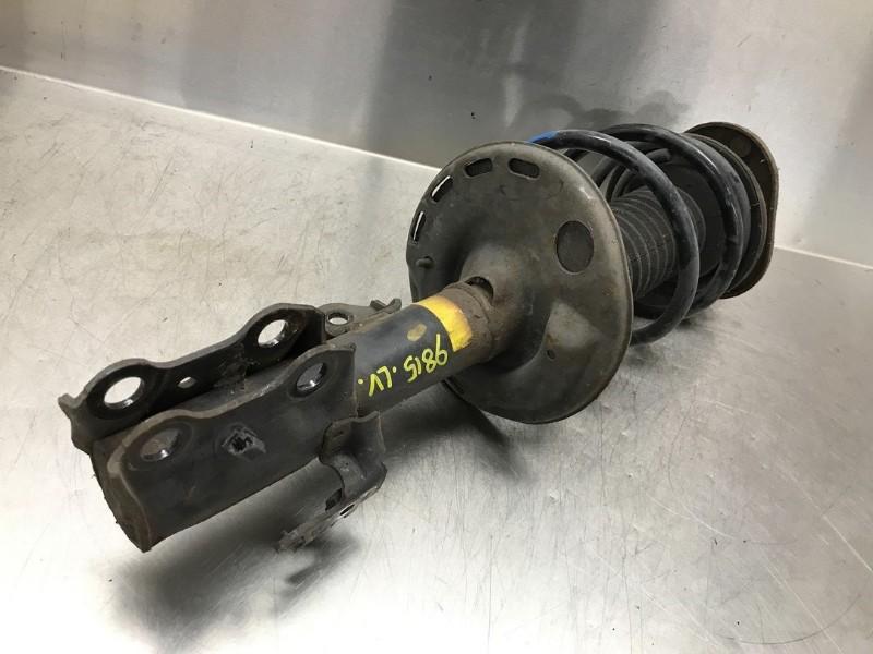 VEERPOOT LINKS VOOR Toyota Auris (E15) (01-2006/09-2012), Gebruikt, Toyota