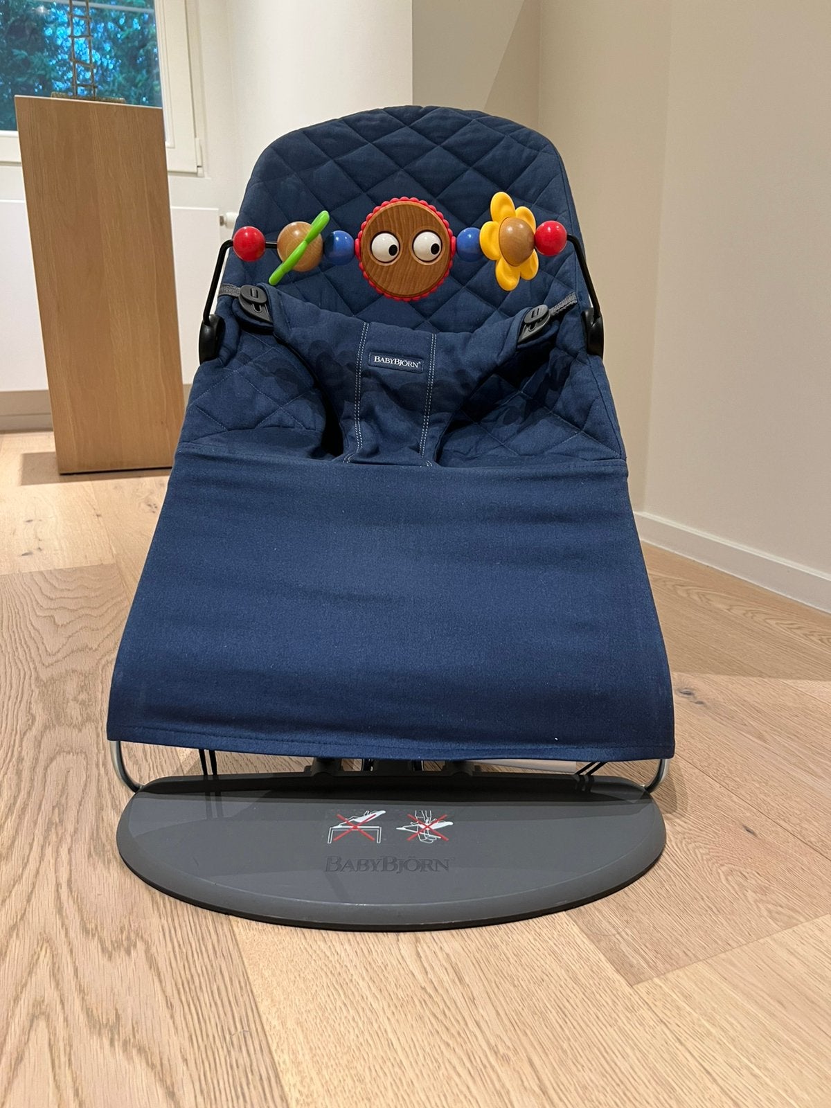 BabyBjörn wipstoeltje ‘Bliss’ met originele speelboog, Wipstoel, Met gordel(s) of riempje(s), Zo goed als nieuw, Ophalen
