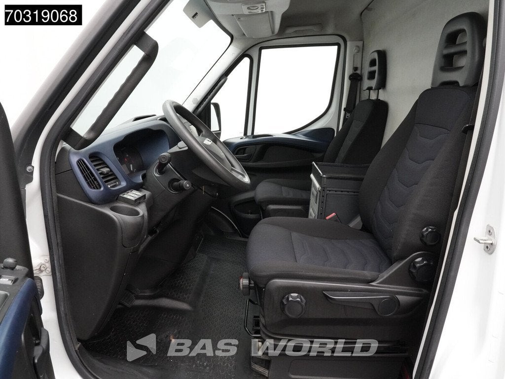Iveco Daily 35S16 Automaat L2H2 Airco Cruise 3,5t Trekgewich, Auto's, Automaat, Gebruikt, Euro 6, Iveco