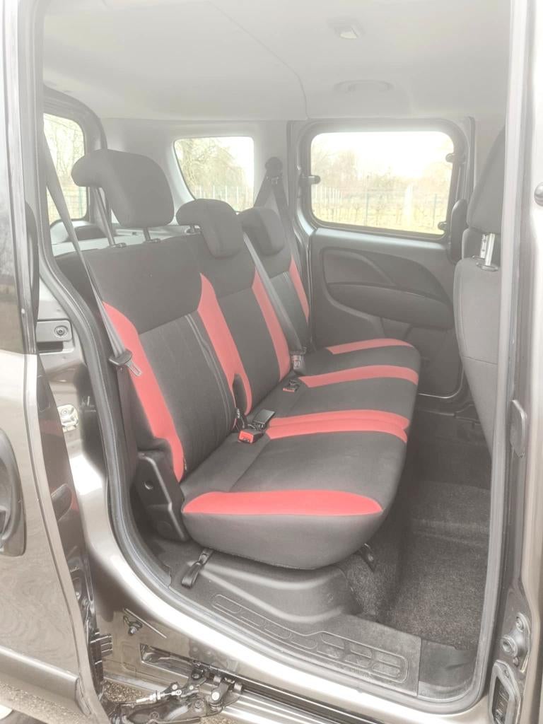 Fiat Doblo 1.4i 88kw 5pl / Airco, Auto's, 4 cilinders, 5 deurs, USB, 1368 cc