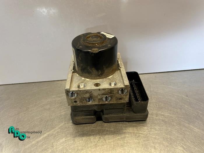 ABS Pomp van een Peugeot 206 PLUS (206 PLUS 09-), Gebruikt, -, -, Ophalen of Verzenden