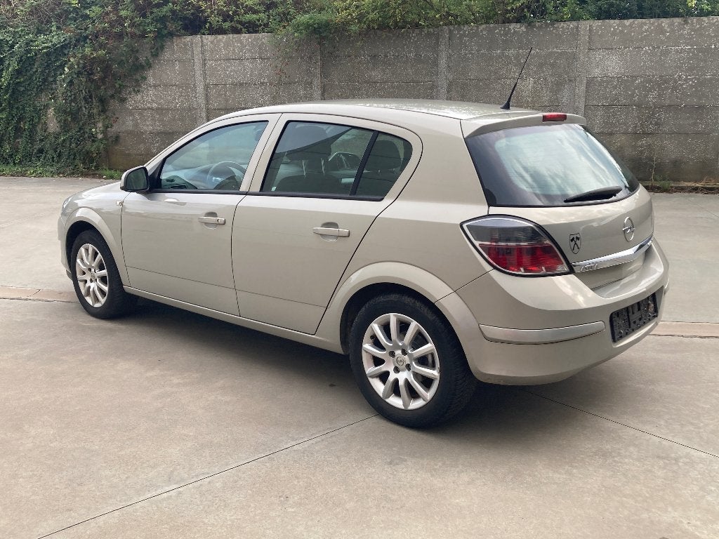 Opel Astra 1.4 essence 2010 avec 87000 km*moteur à chaîne*, Entreprise, Beige, 5 portes, 5 places