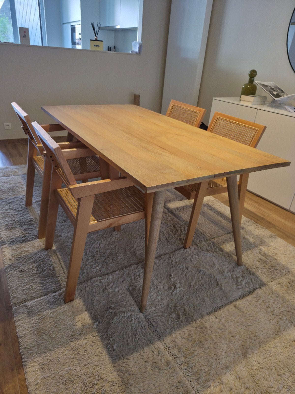 Eettafel + vier stoelen, Maison & Meubles, 150 à 200 cm, Cinq personnes ou plus, Comme neuf, Enlèvement