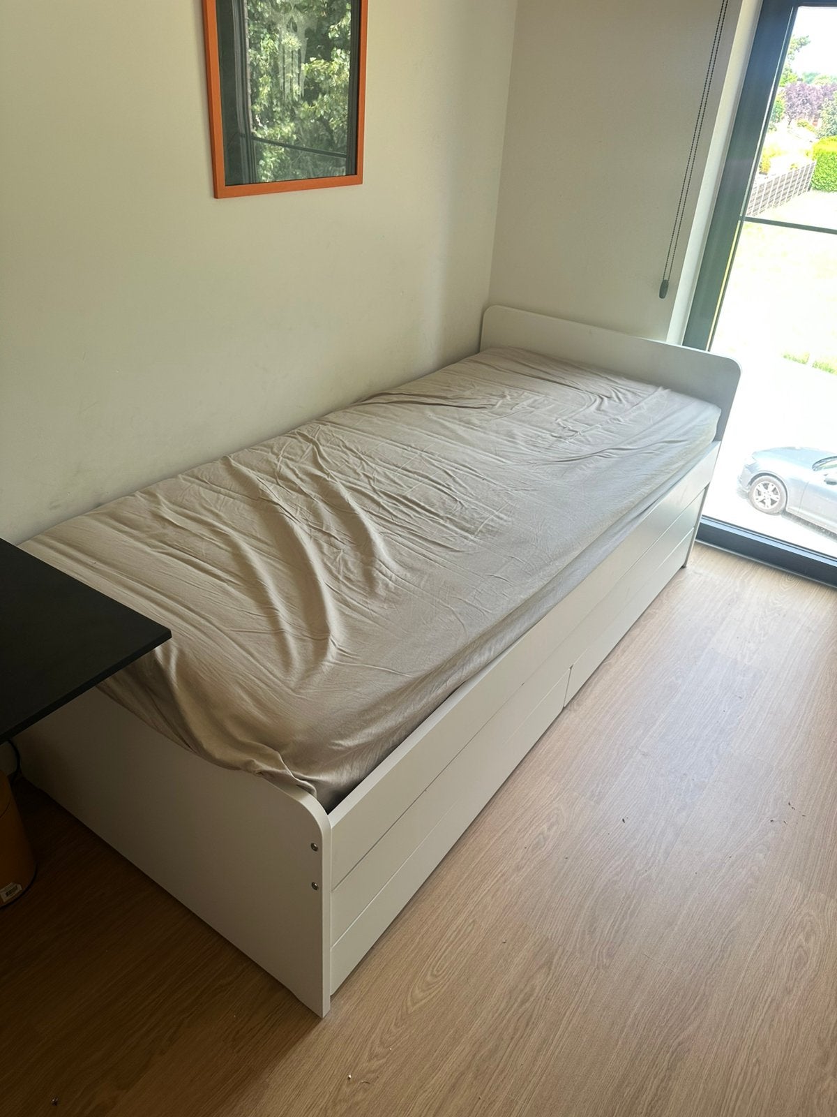 SLÄKT Bedframe met onderbed en opberger, wit (90x200), Ophalen, Zo goed als nieuw, Wit