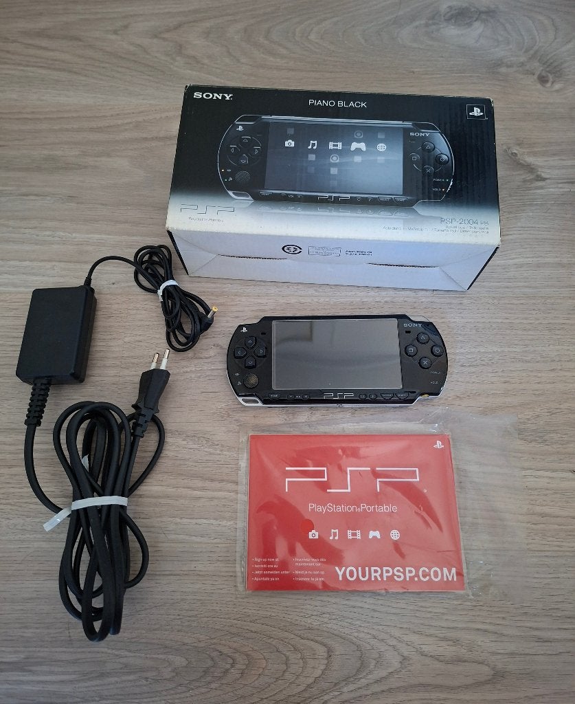 PSP 2004 - Piano Black + 1 game, Games en Spelcomputers, Spelcomputers | Sony PSP, Ophalen, Zwart, PSP, Met games