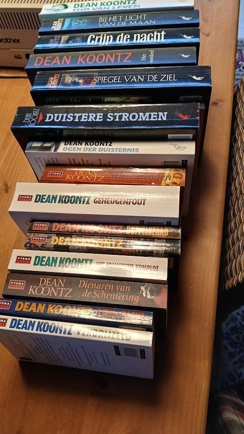 boeken van Dean Koontz, Ophalen