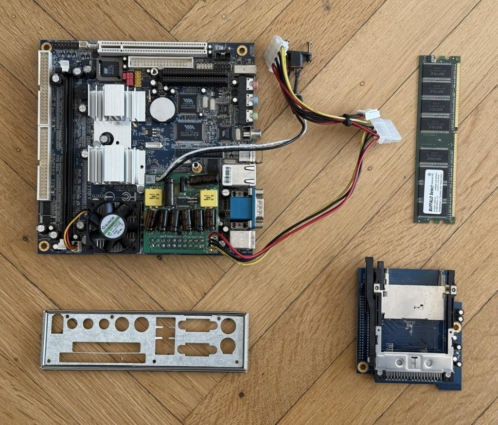Via Epia MII 12000 Mini ATX - 512MB RAM - 200W - PCMCIA & CF, Mini-ATX, Enlèvement ou Envoi, Autres types, DDR