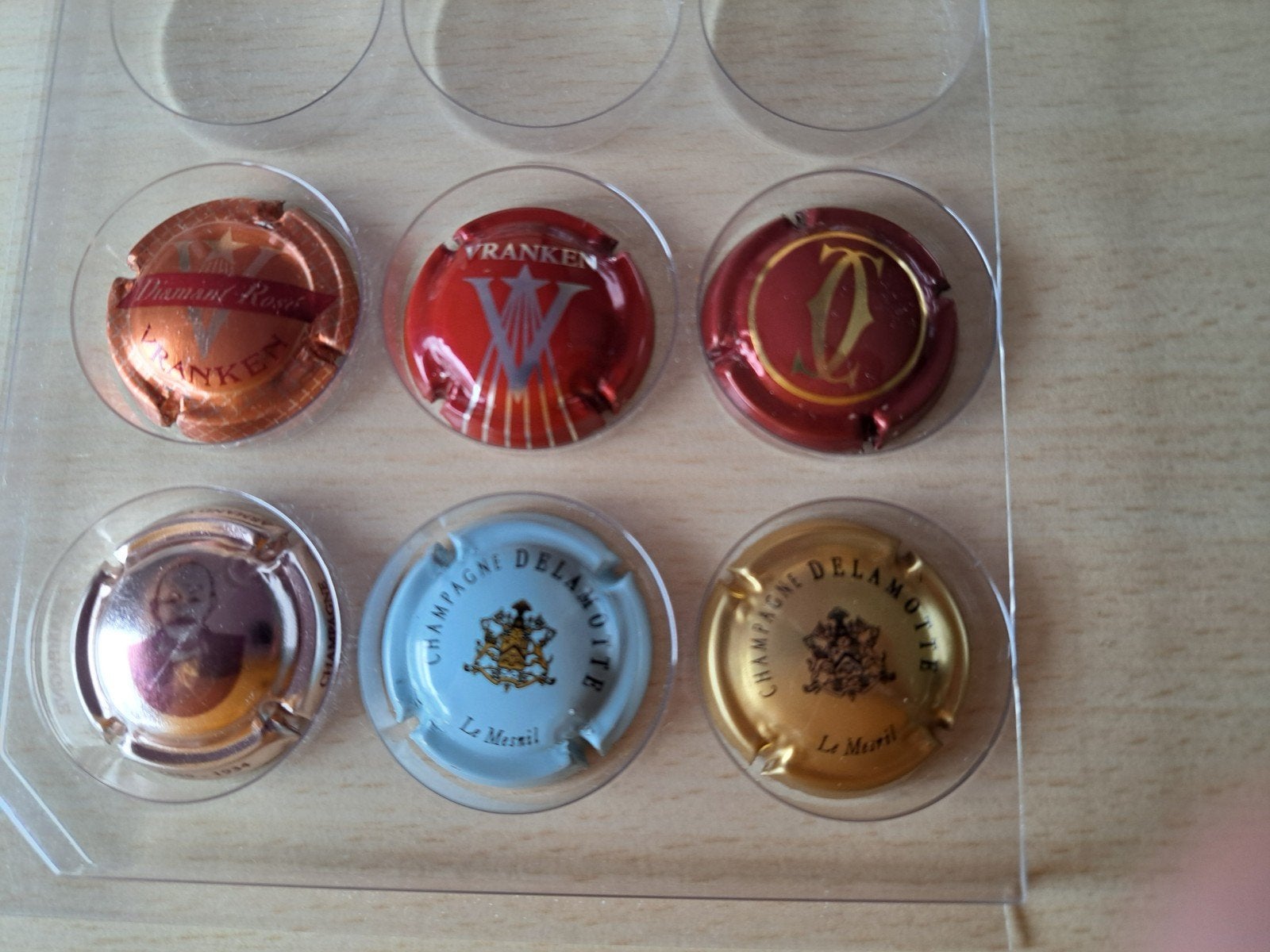 Capsules de champagne, Envoi