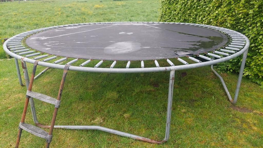 Berg trampoline, Ophalen