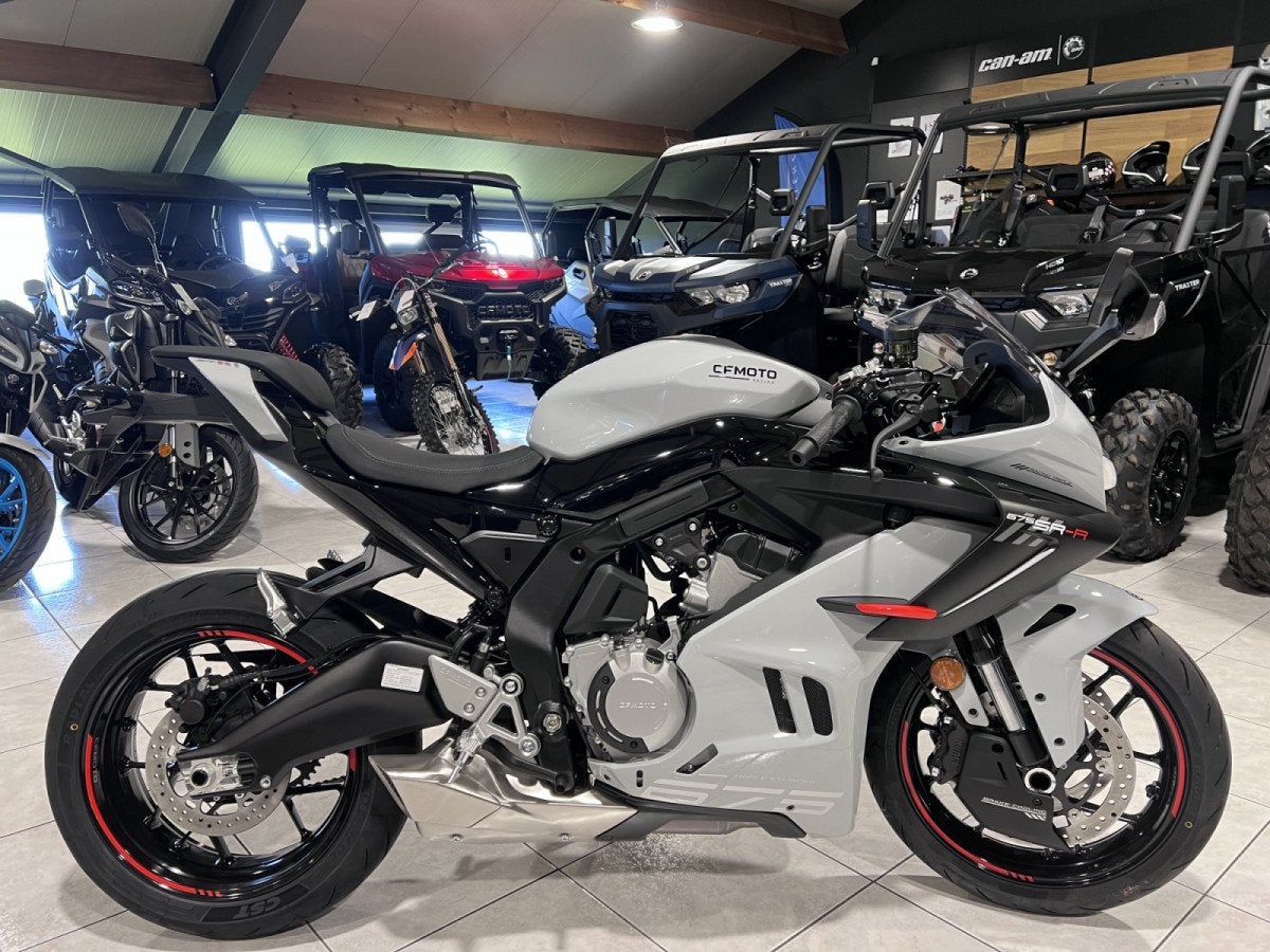CFMOTO 675 SR-R, Motoren, Motoren | CFMOTO, 675 cc, Bedrijf, Meer dan 35 kW, Naked bike