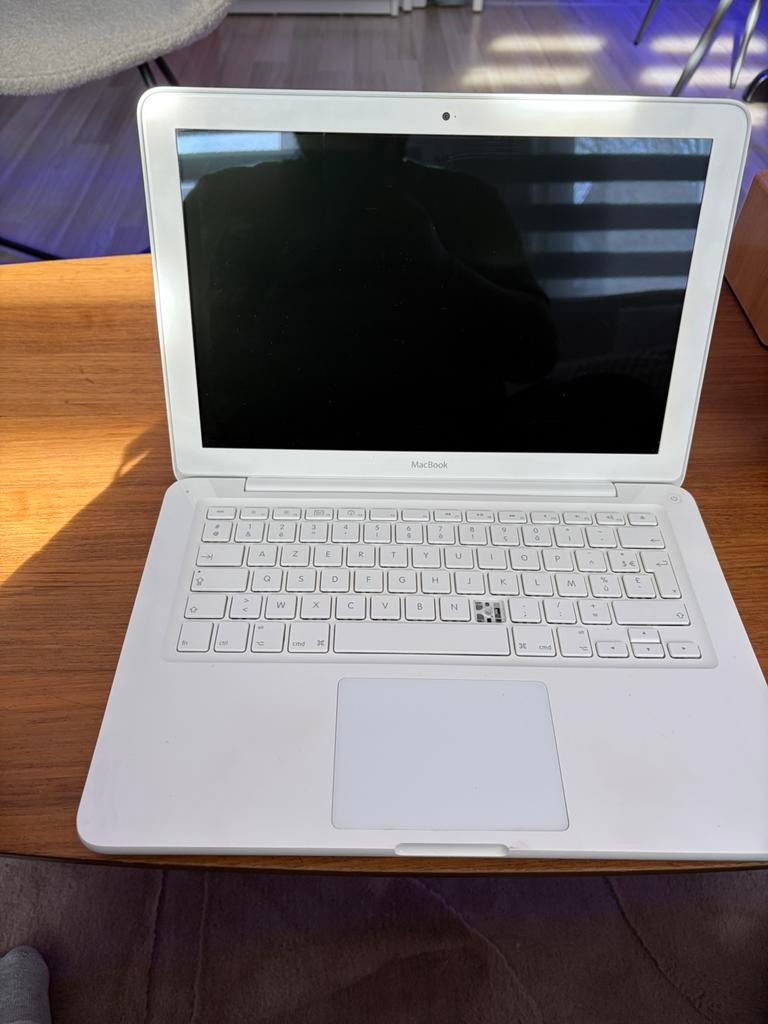 MacBook Unibody White (Mid 2010) – Snel door SSD & 9GB RAM!, Ophalen, Zo goed als nieuw