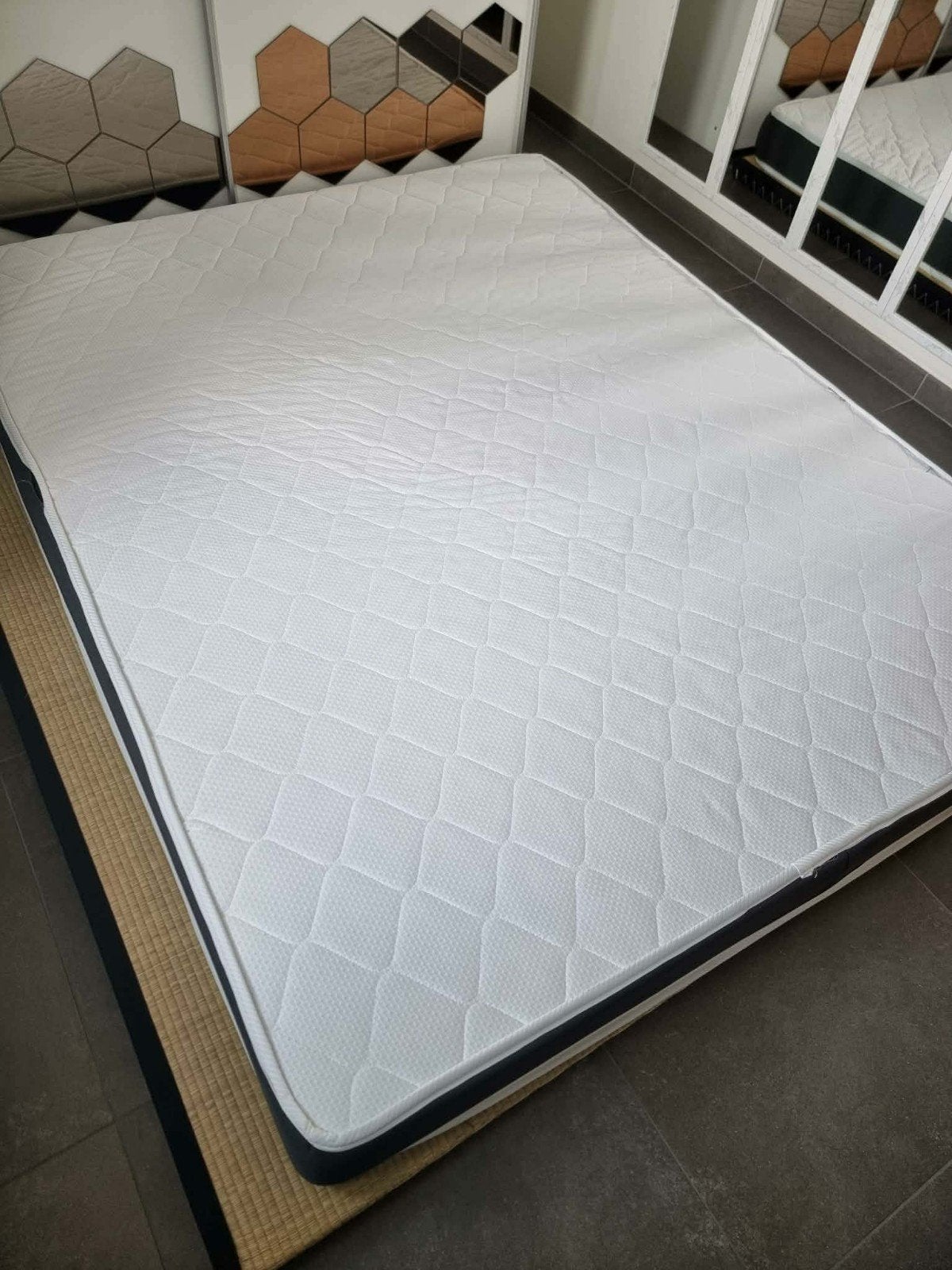 2 futon 90/200 avec matelas semi rigide + article massage, Enlèvement, Matelas