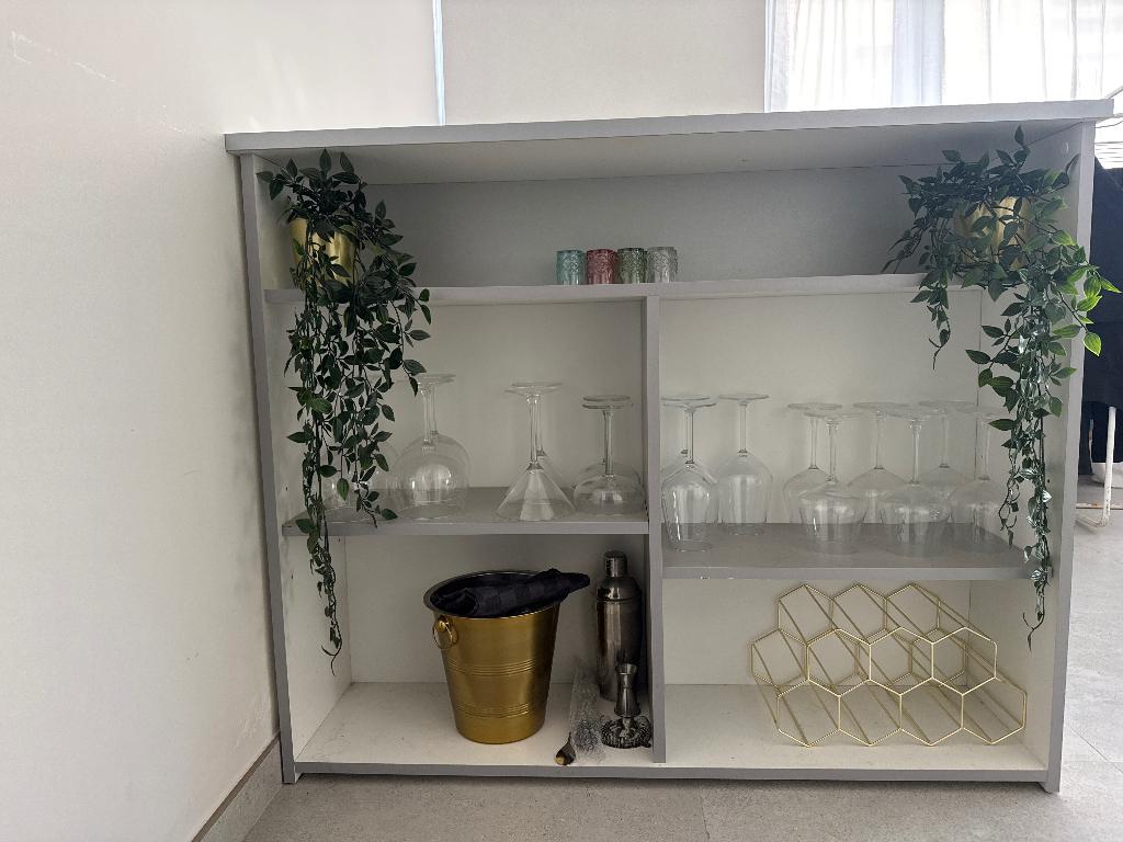 Hoge tafel/bar met opbergruimte, Ophalen, Zo goed als nieuw, Rechthoekig, Overige materialen