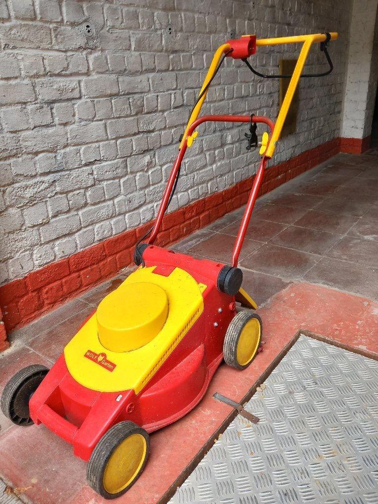 Tondeuse à gazon électrique WOLF, Jardin & Terrasse, Moins de 30 cm, Démarrage électrique, Tondeuse rotative, Enlèvement