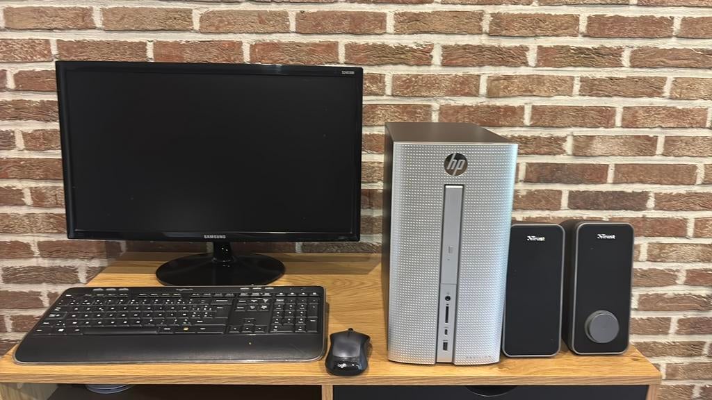 Complete PC Set: HP Pavilion + 24" Samsung Monitor + Access, Computers en Software, Desktop Pc's, Gebruikt, SSD, Ophalen