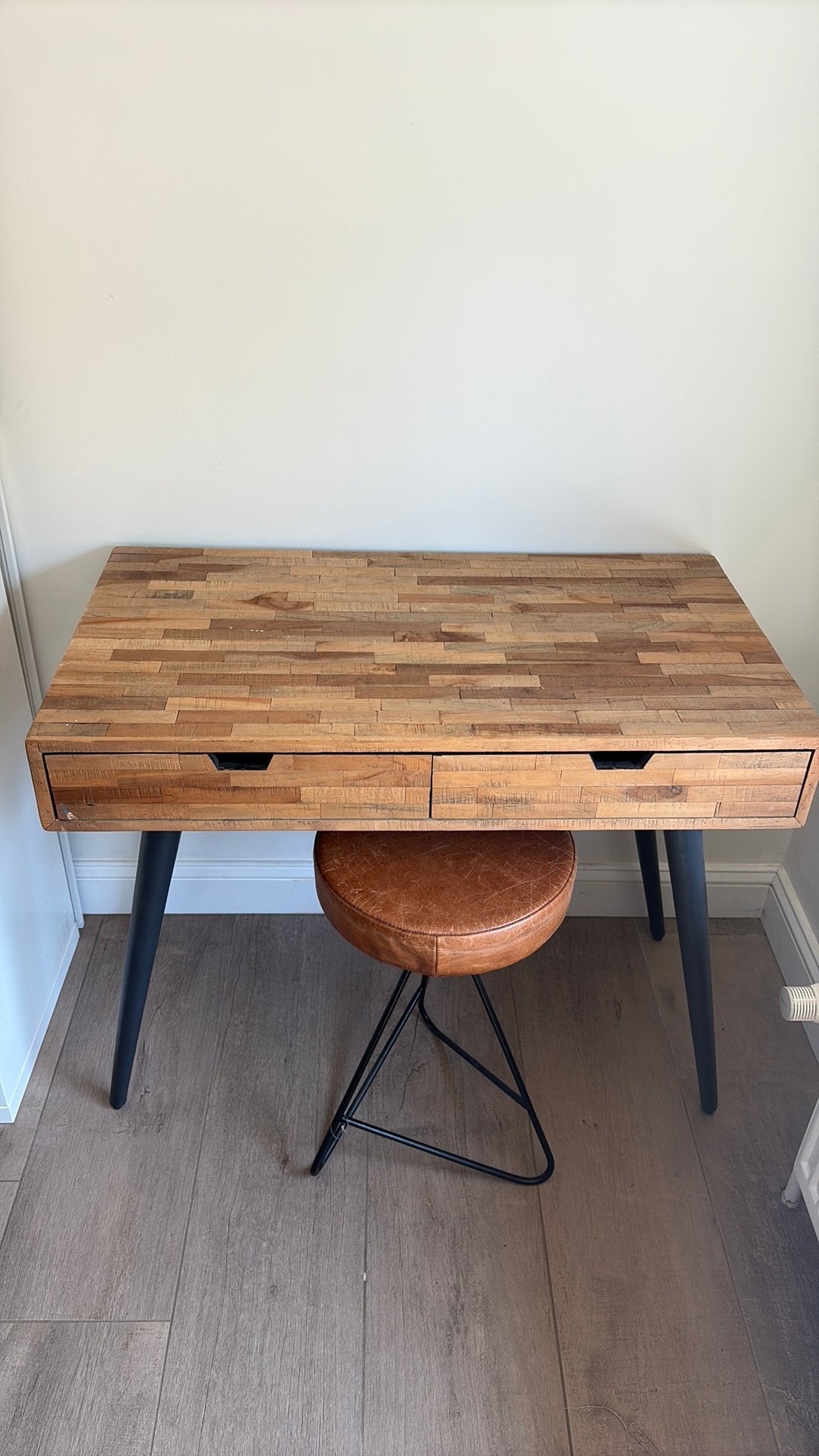 Table et pouf, Enlèvement, Comme neuf, Bois