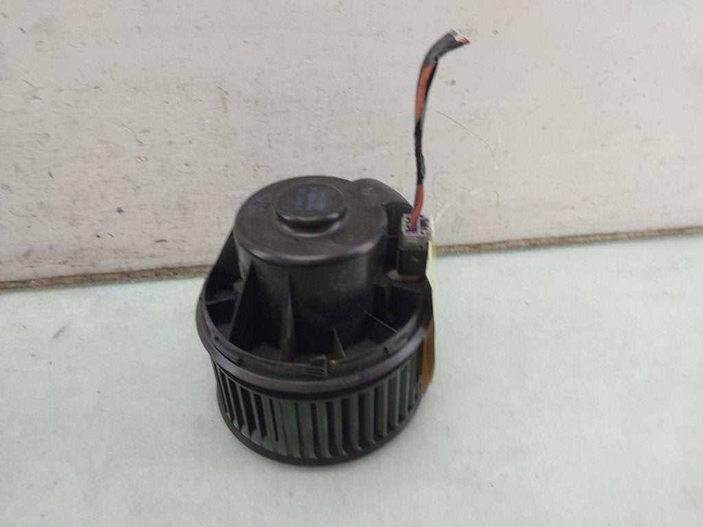VENTILATEUR RADIATEUR MOTEUR Ford Transit Connect (PJ2), Henry-Ford-Straße  1
50735  Köln, DE, Ford-Werke GmbH, Kunden@ford.com
