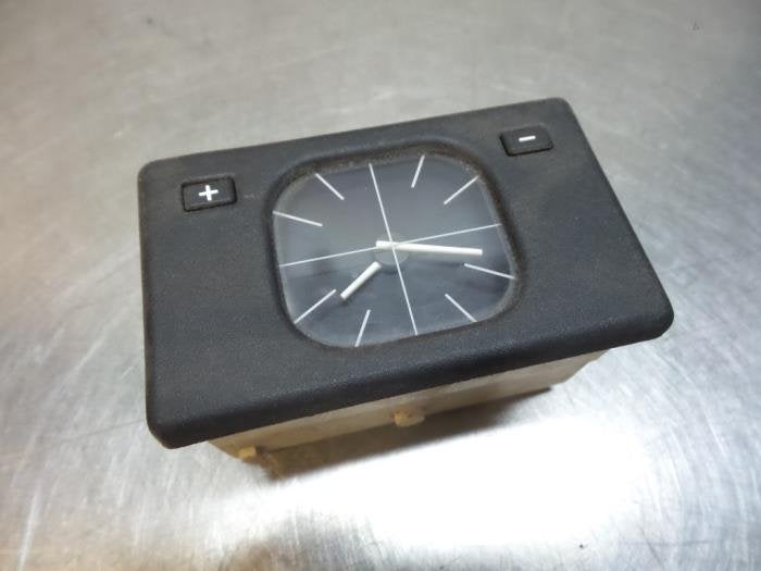 Uurwerk van een BMW 5-Serie (5-Serie 88-), Auto-onderdelen, Overige Auto-onderdelen, Gebruikt, Ophalen of Verzenden