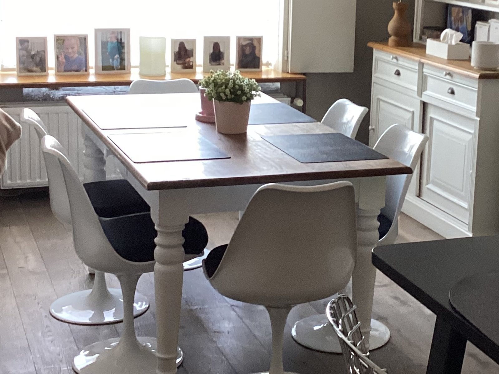 6 tulip stoelen , gelijk de gelijknamige knoll stoelen ., Ophalen, Zo goed als nieuw