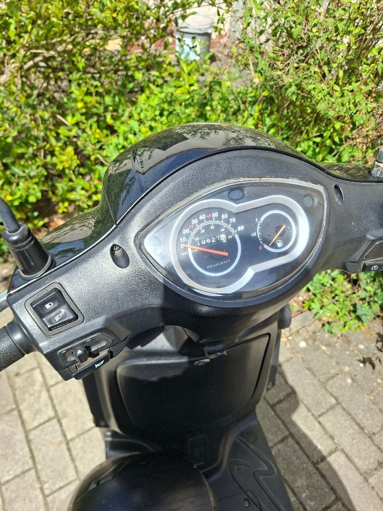 Scooter peugeot Tweet 50cc noir, Vélos & Vélomoteurs, Autres modèles, Classe B (45 km/h), Enlèvement, Utilisé