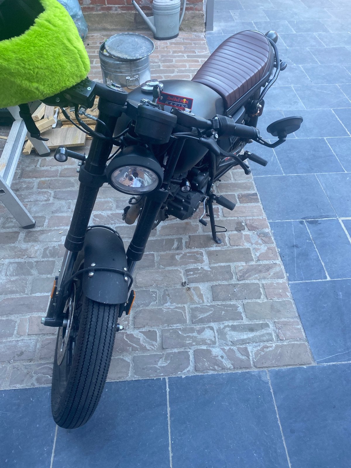 Cafe racer, Ophalen, Zo goed als nieuw
