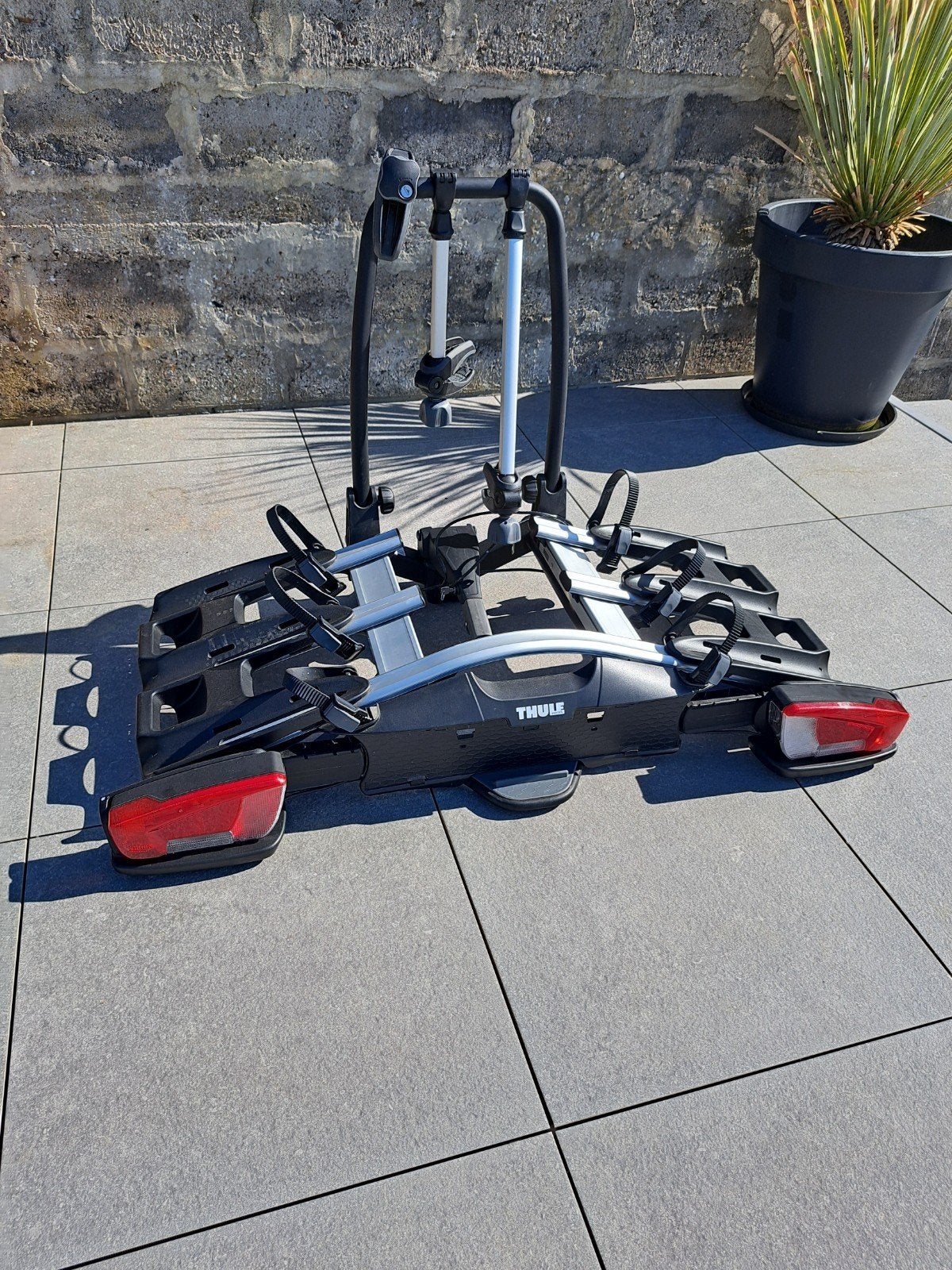 Thule VeloCompact 926 – Porte-vélos 3 places
À vendre,, Support d'attelage, 3 vélos ou plus, Comme neuf, Vélo électrique