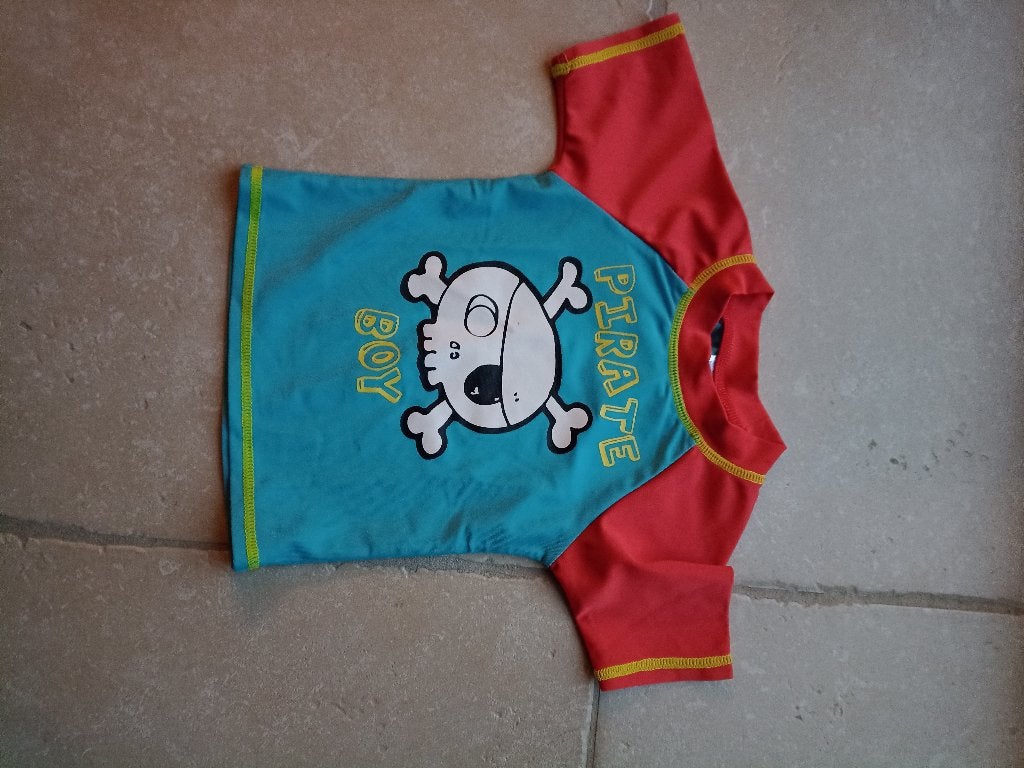 UV-shirt piraat maat 86/92, Kinderen en Baby's, Kinderkleding | Maat 92, Ophalen