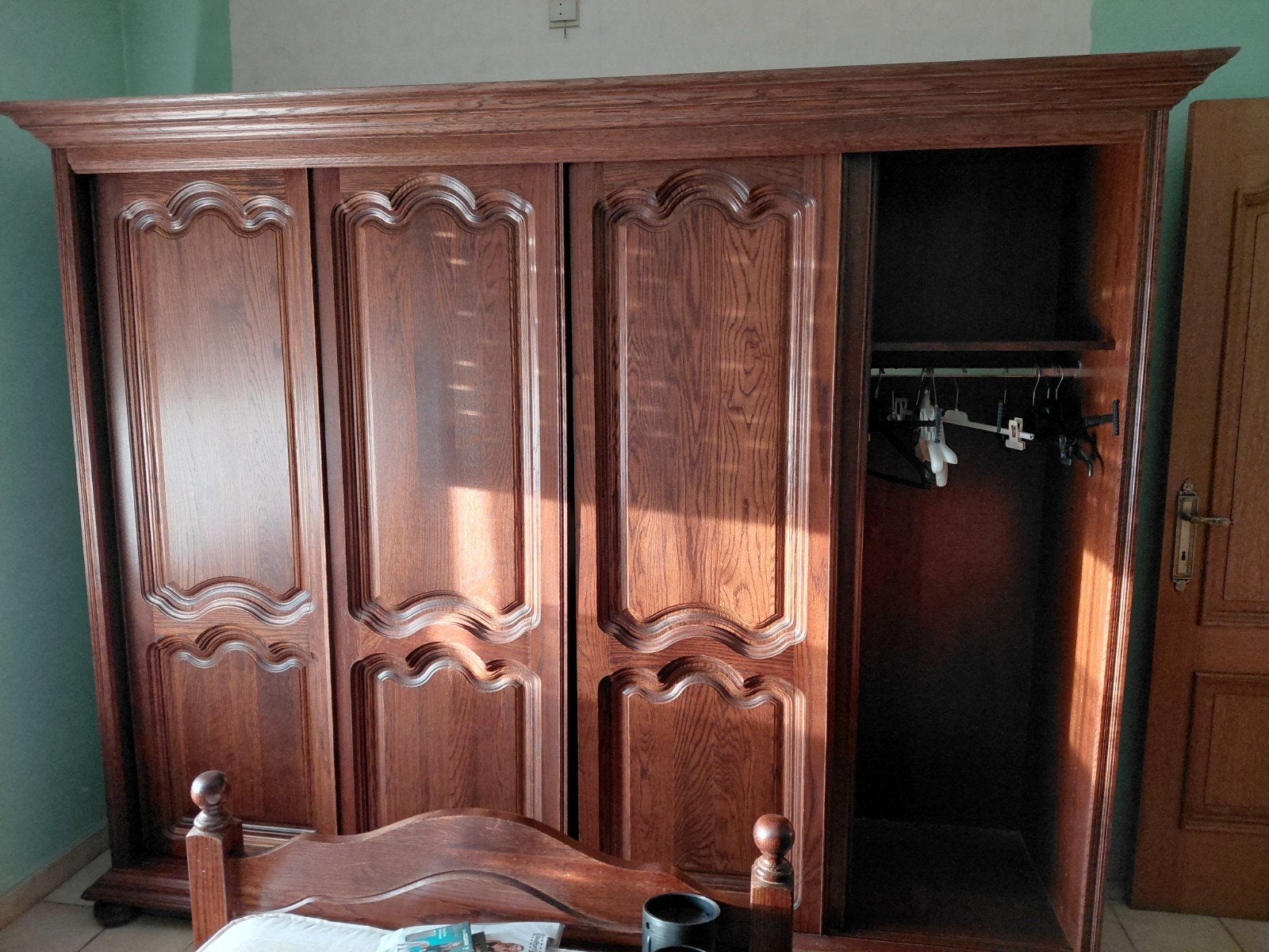 chambre complète, lit, placard, 2 tables de chevet, commode, Enlèvement
