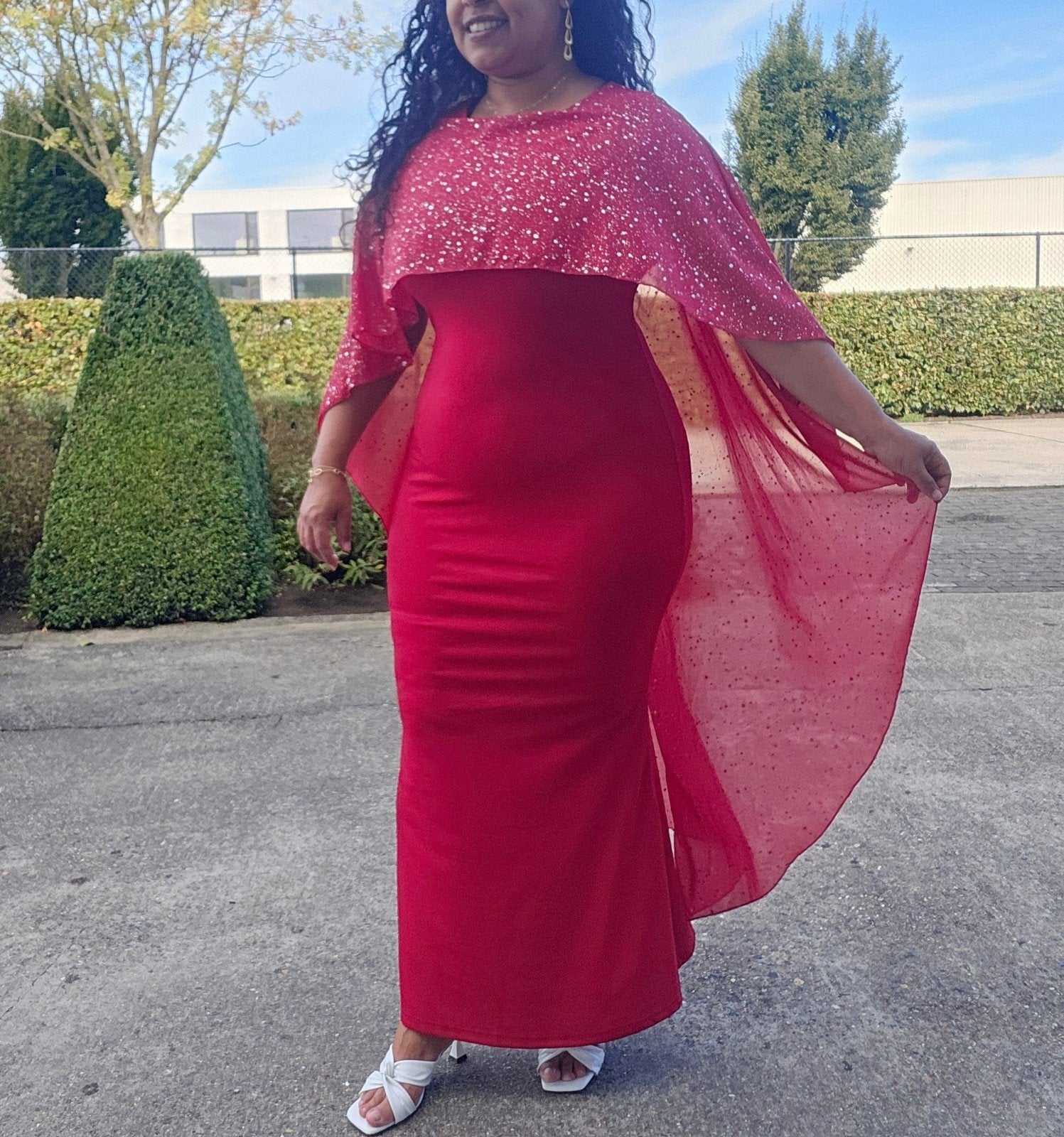 Elegante rode avondjurk met glittercape – maat XL, Ophalen of Verzenden, Maat 46/48 (XL) of groter