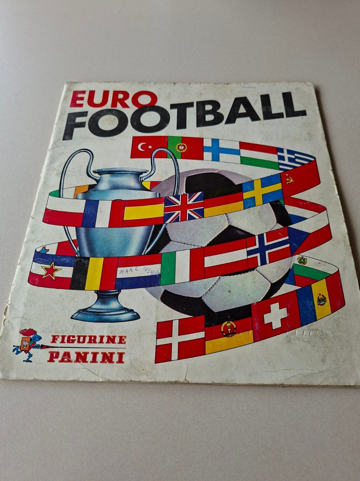 Panini EURO DE FOOTBALL 1977, Collections, Marques automobiles, Motos & Formules 1, Enlèvement