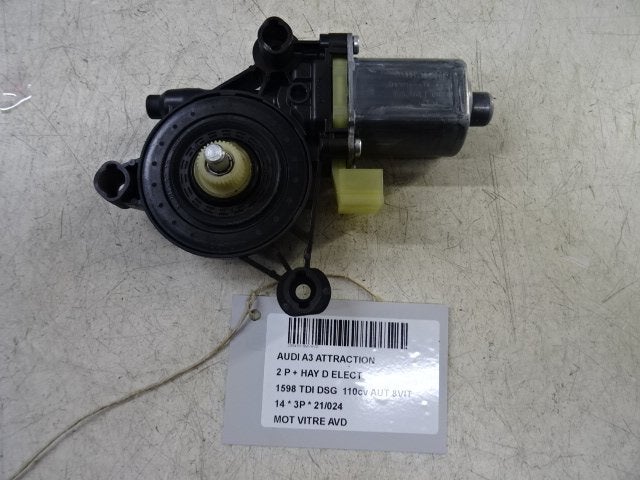 MOTEUR LEVE VITRE ELECTRIQUE AVANT DROIT A3 (8V1 / 8VK), Utilisé, Droite, Audi