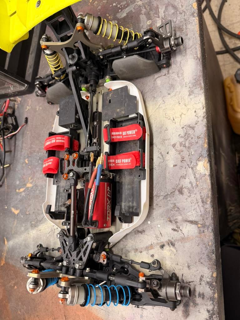 Buggy RC Kyosho Mp10e avec gros lot de pieces, Gebruikt, Auto offroad, Schaal 1:8, Ophalen