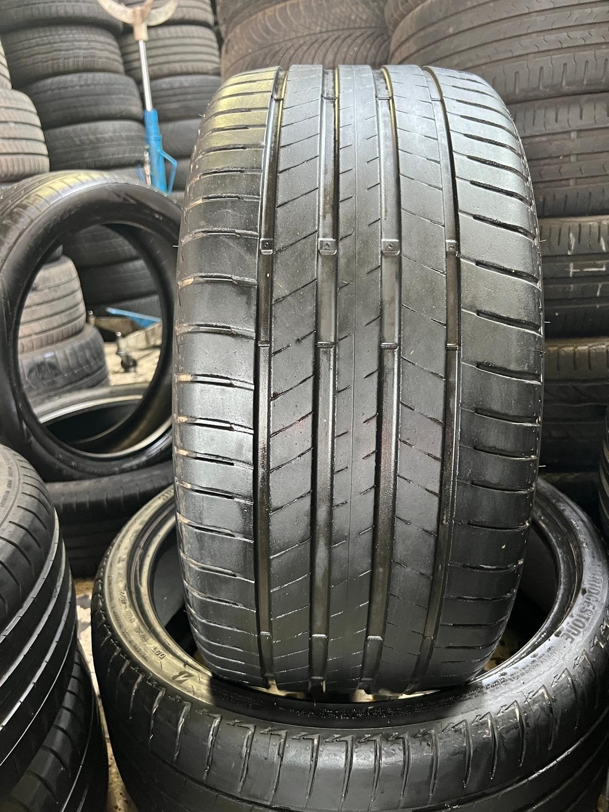 255 35 21 Bridgestone avec montage et équilibrage, Autos : Pièces & Accessoires, Enlèvement