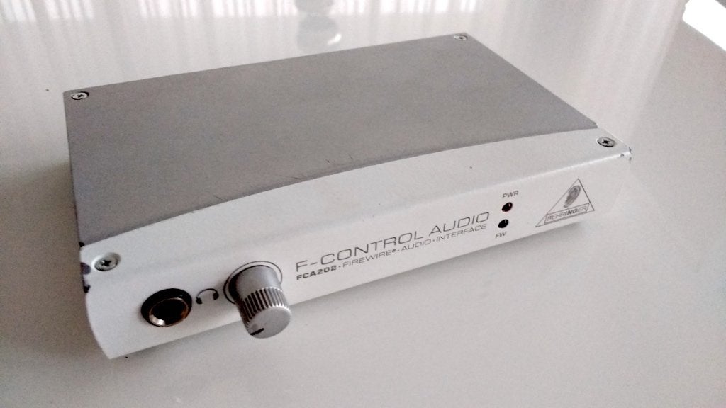 Behringer F-CONTROL AUDIO 4-Bit/96 kHz FireWire interface, Informatique & Logiciels, Cartes son, Enlèvement ou Envoi, Utilisé