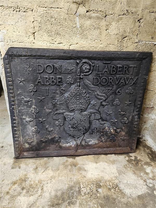 Véritable plaque faites à Orval en 1576 pour l'abbé Lambert, Enlèvement