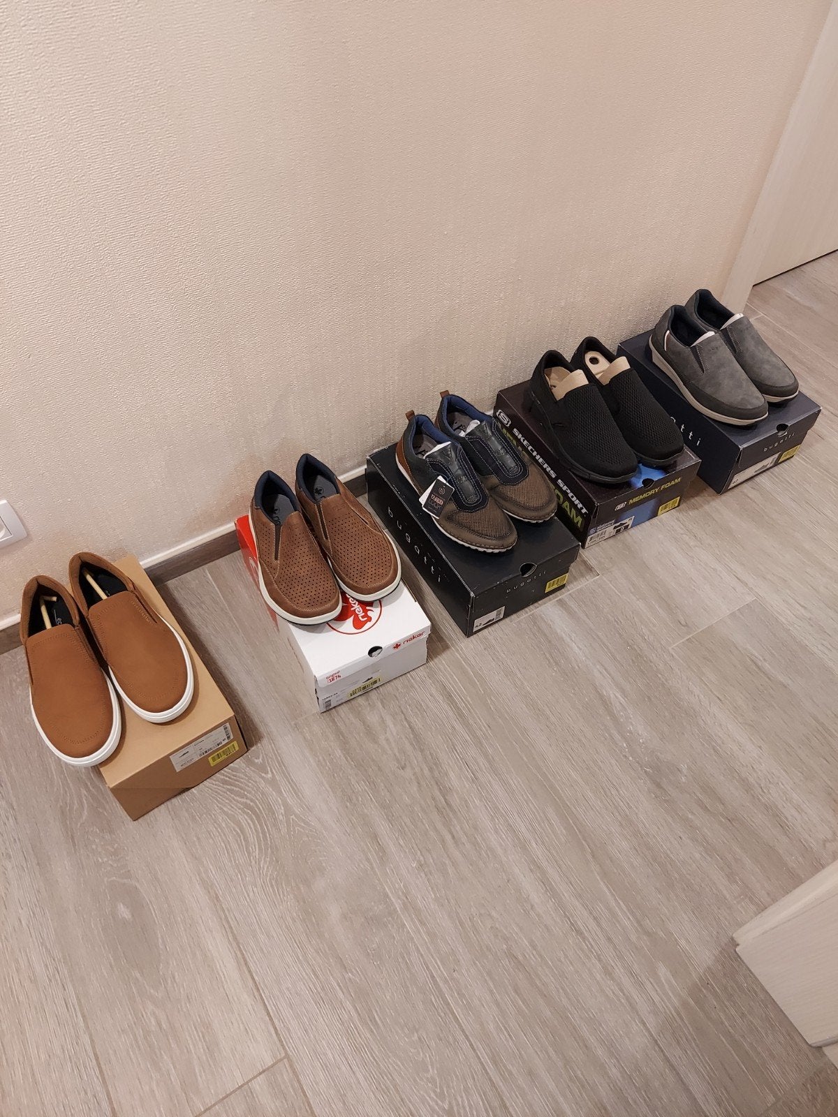 5 paires de baskets, nouvelle taille 42 cm. Ecco, Rieker, Bu, Vêtements | Hommes, Chaussures, Enlèvement, Neuf, Baskets