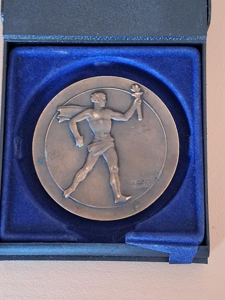 Médaille du centenaire Arthur Martin, Envoi