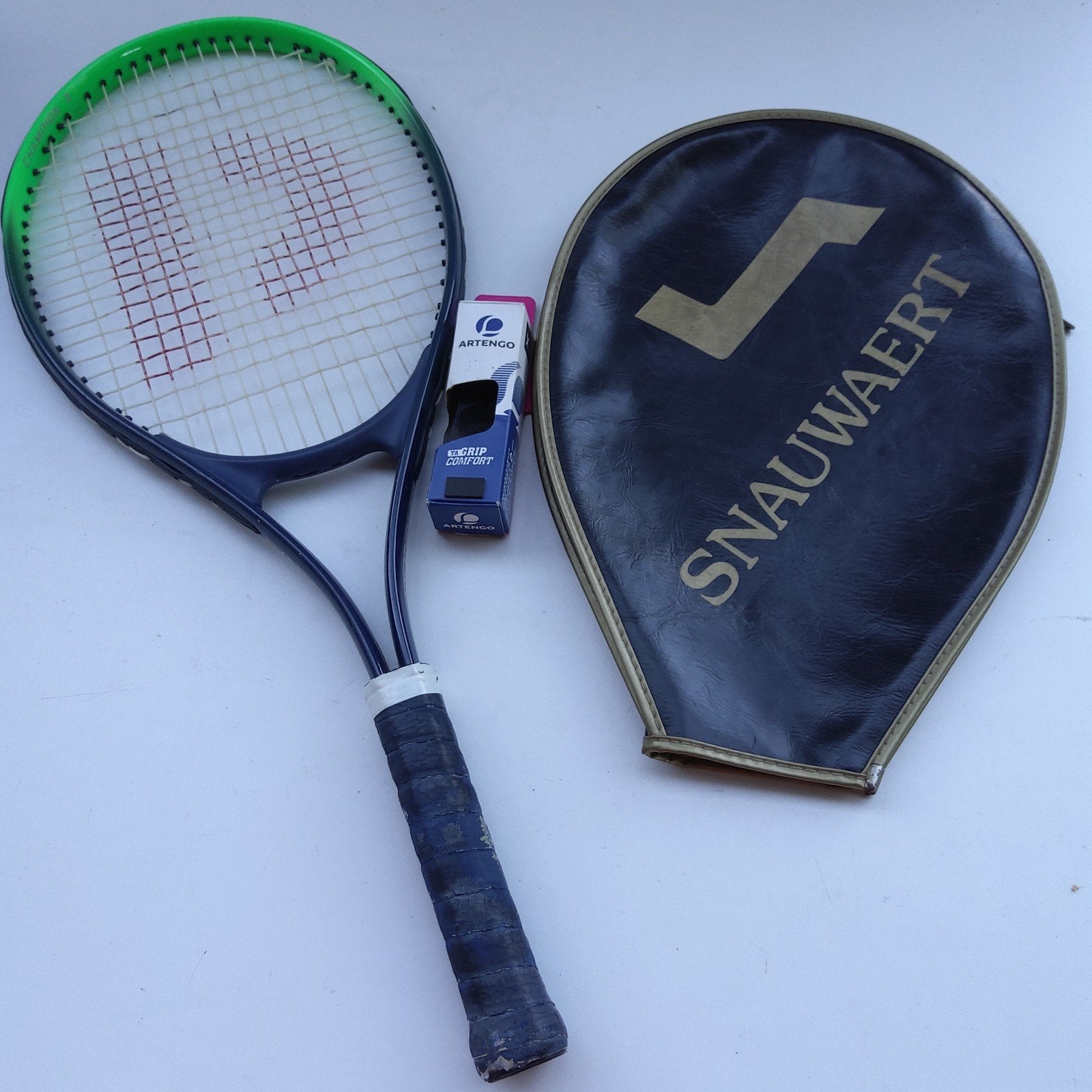 Tennisracket + nieuwe handgreepstrip  + hoes., Ophalen, Gebruikt, Racket