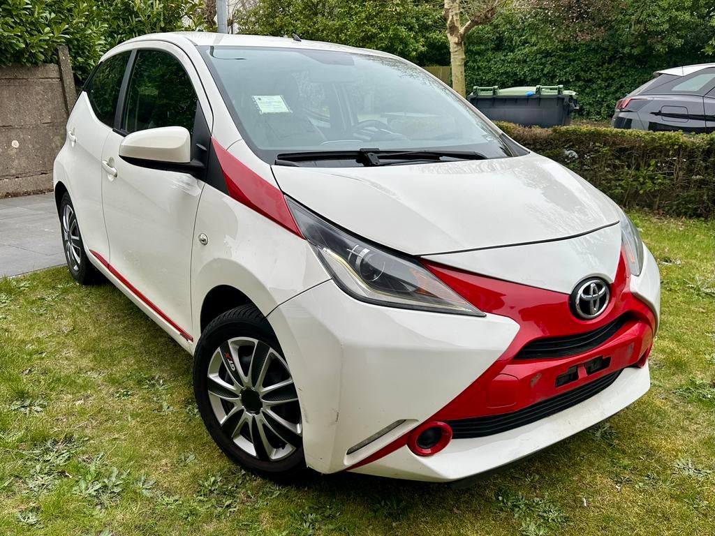 Toyota Aygo 1.0i VVT-i x-clusiv, Auto's, Toyota, Stof, Euro 6, Handgeschakeld, 5 deurs