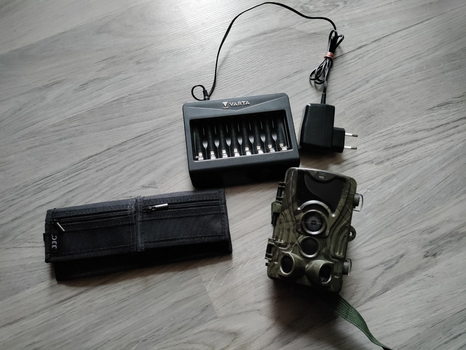Wildcamera met 8 AA oplaadbare batterijen, Audio, Tv en Foto, Ophalen, Camera