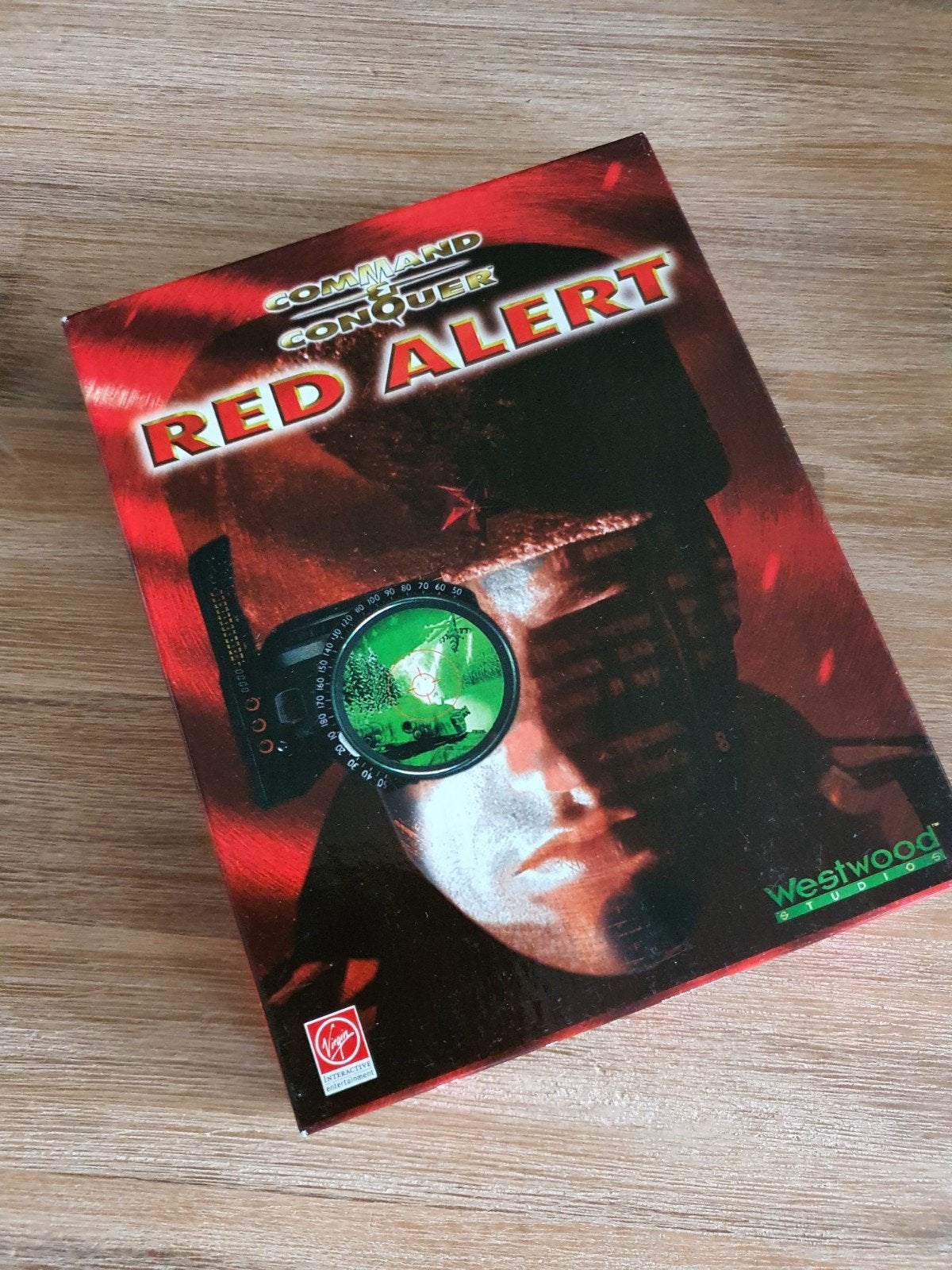 pc bigbox retro Q&Q red alert dos + win95, Enlèvement