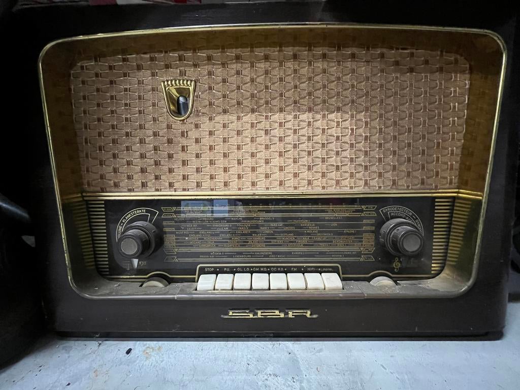Oude lampenradio merk SBR, Enlèvement